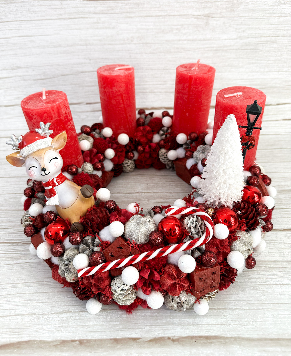 Adventi koszorú - Piros őzike